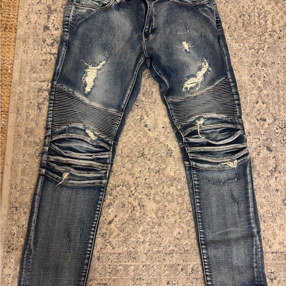 Crysp Denim 36 x 32 distressed jeans